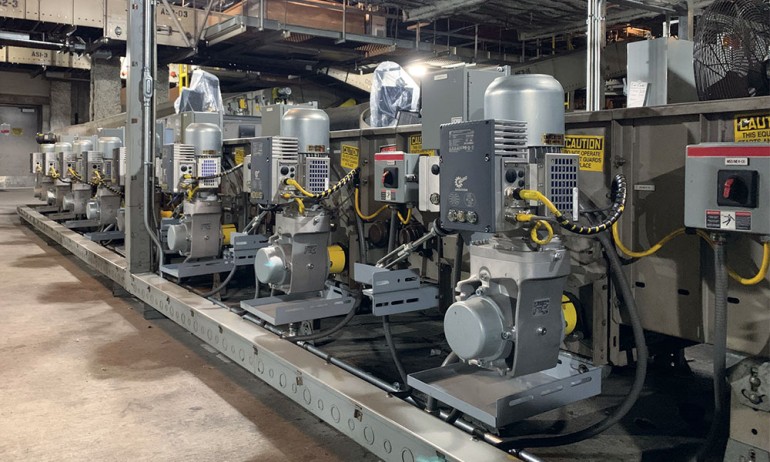 Together with high-efficiency gear motors, NORD variable frequency drives intelligently control conveyor systems with high precision regulation, motor brake management, and POSICON integrated positioning mode for synchronous operation.